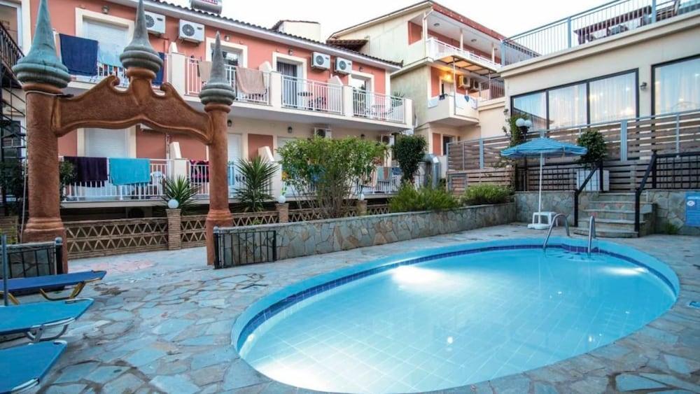 Mavrikos Hotel Планос Экстерьер фото