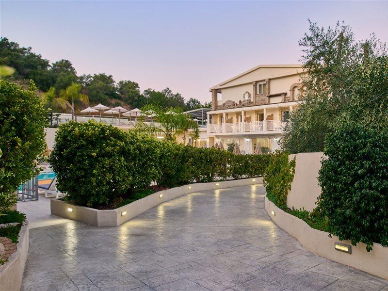Mavrikos Hotel Планос Экстерьер фото