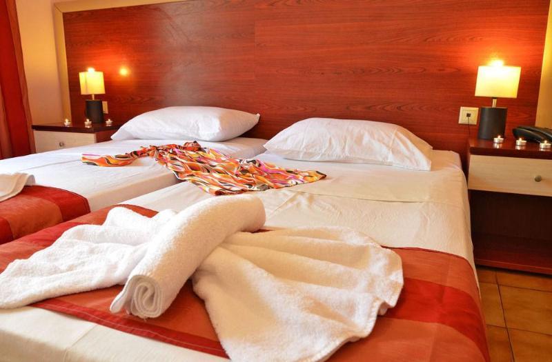 Mavrikos Hotel Планос Экстерьер фото