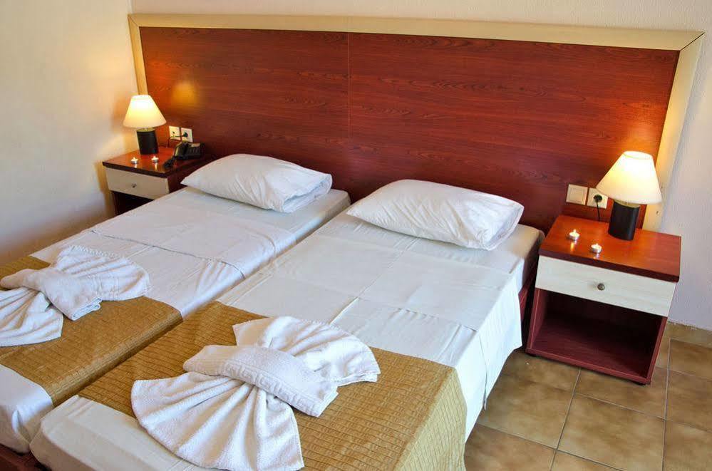 Mavrikos Hotel Планос Экстерьер фото